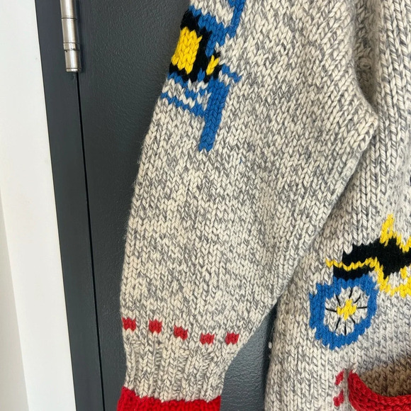 XXL cowichan handcrafted wool sweater with a “transportation” theme- incredible - Picture 5 of 15